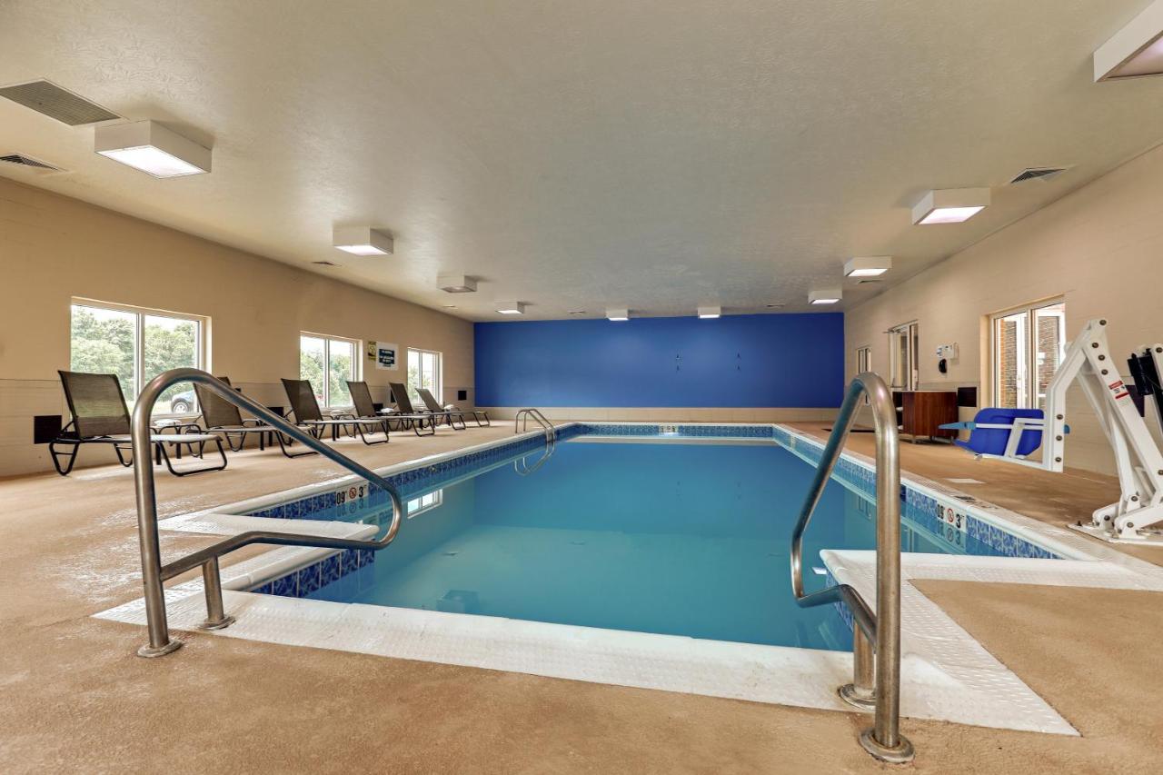 Holiday Inn Express Campbellsville By Ihg Esterno foto