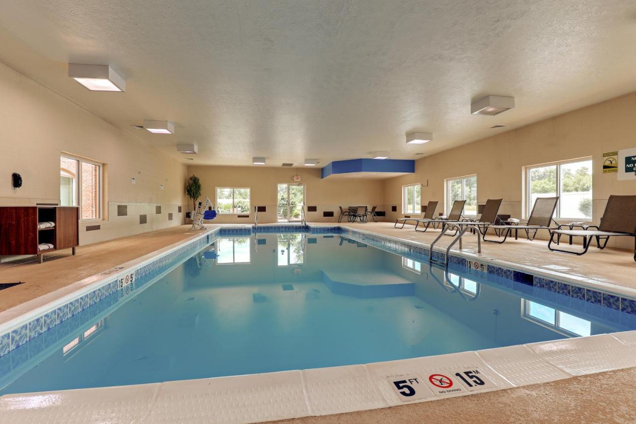 Holiday Inn Express Campbellsville By Ihg Esterno foto